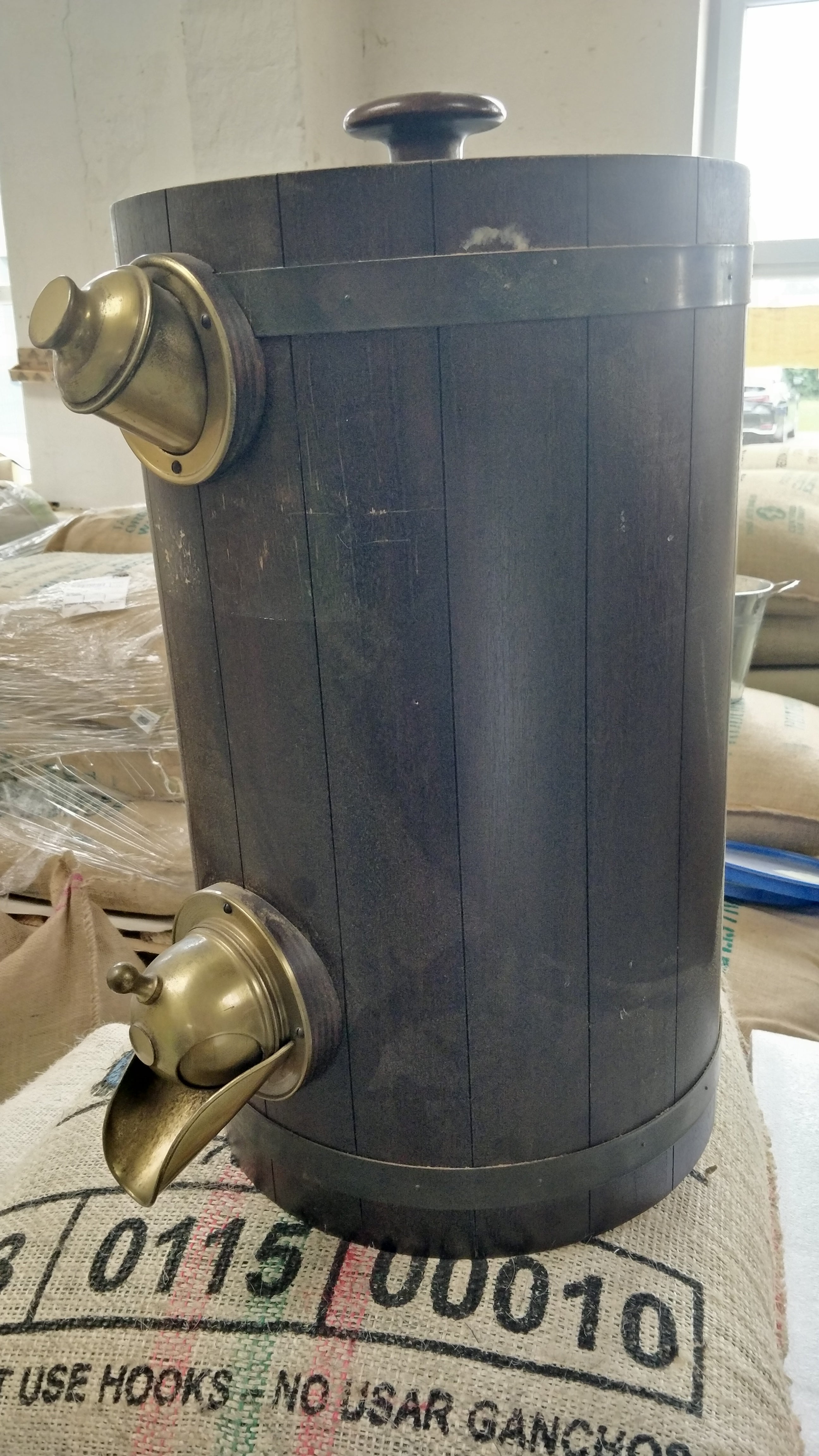 silo na kávu - dřevěné